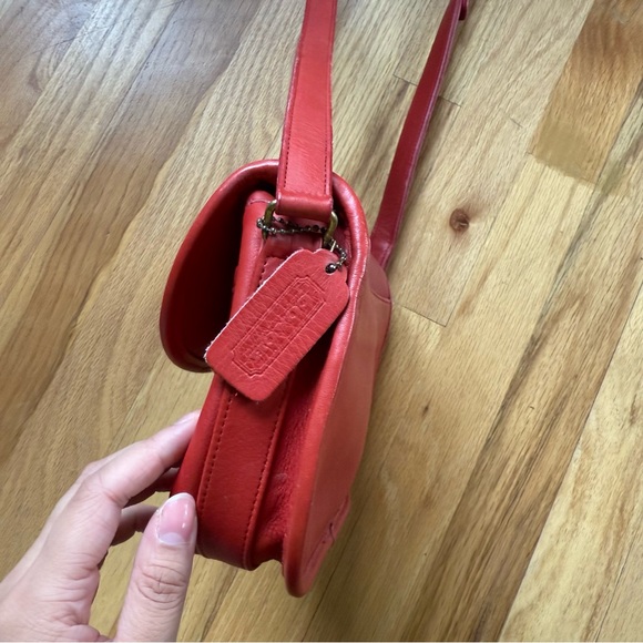 Vintage Coach Red Leather Crossbody Bag - Picture 6 of 7